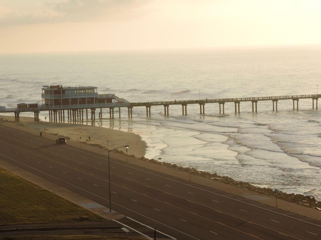 Luxury Oceanfront Condo In Ocean Grove Galveston Exterior photo